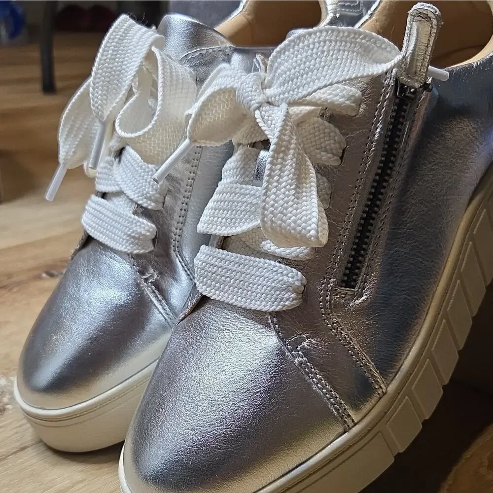 Clarks Mykah Joy Silver/White Leather Comfort Sneaker Women's 11 W EU 42.5